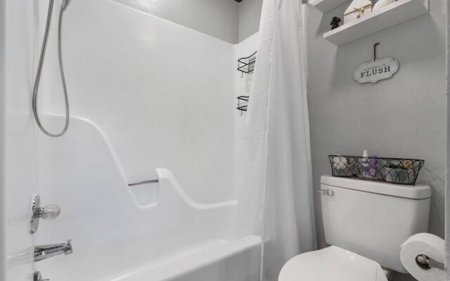 Retreat at the Pointe In the Heart of the Ozarks w/ Famed Branson Attractions