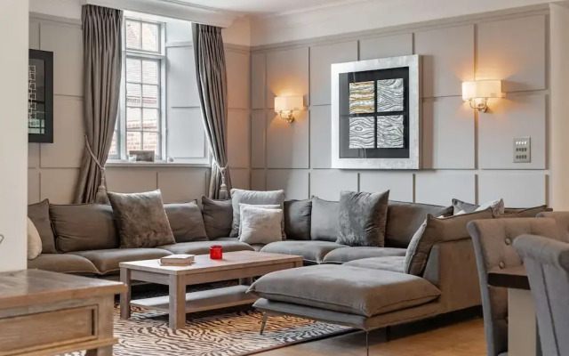 Host Stay Hillhampton House