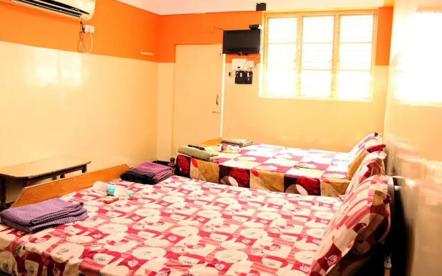 I-ROOMZ Surya Deluxe Lodge