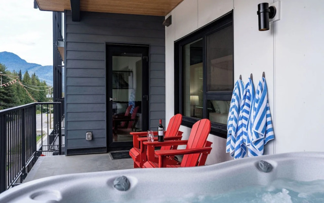 The Grizzly Basin by Revelstoke Vacation