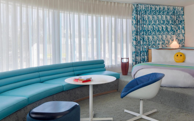 Beverly Laurel Hotel at West Hollywood