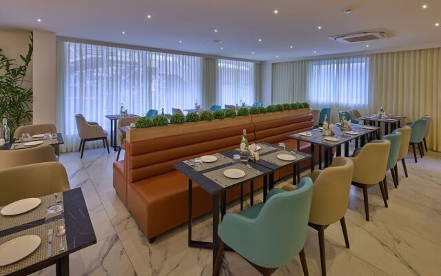 Grand Continent Hebbal a Sarovar Portico Affiliate Hotel