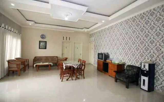 Menari Guest House