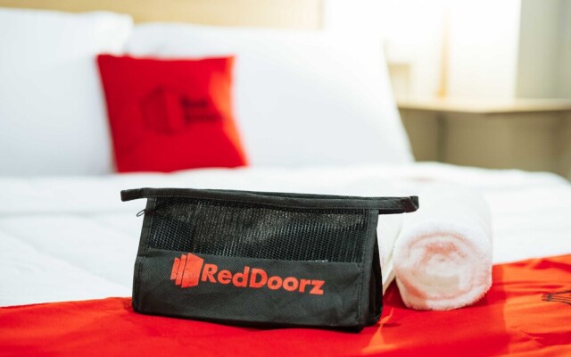 RedDoorz Plus near Osmena Highway 2 - Quarantine Hotel