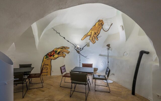 Artagonist Art Hotel