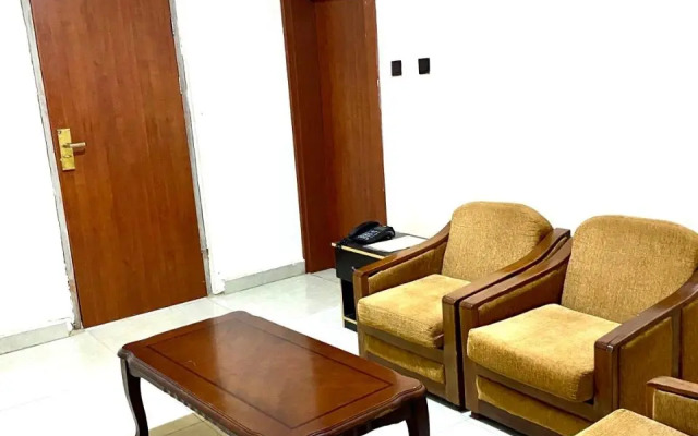 Nue Crest Hotel