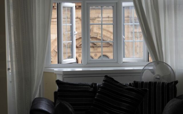 2 Beds Harrods Apartments
