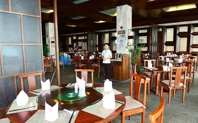 Yalong Bay Earthly Paradise Birds Nest Resort （Mountain Villas)