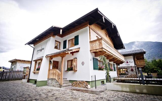 Chalet & Apartments Tiroler Bua