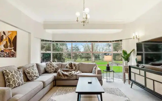Stunning 4 Bedroom Home In Tranquil Rural Karaka