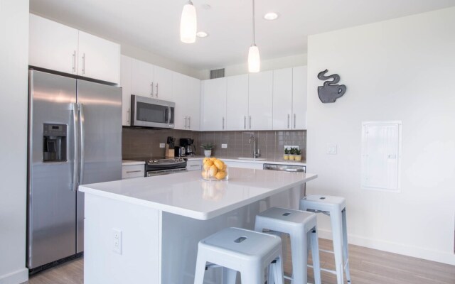 Sunny Lower Allston Suites by Sonder