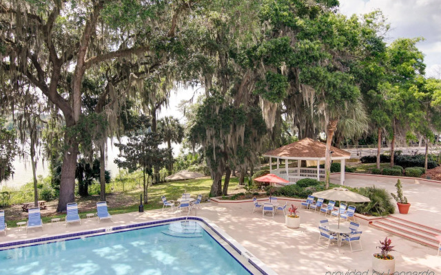 Stayable Select Gainesville