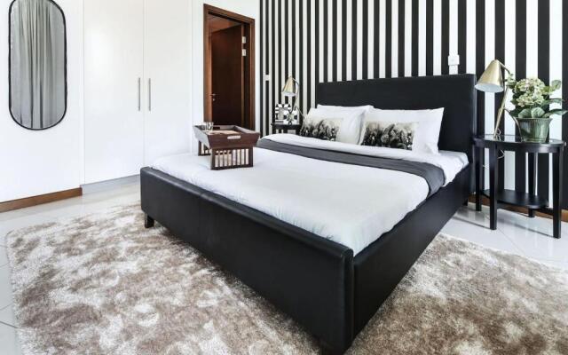 Frank Porter - Marsa Plaza