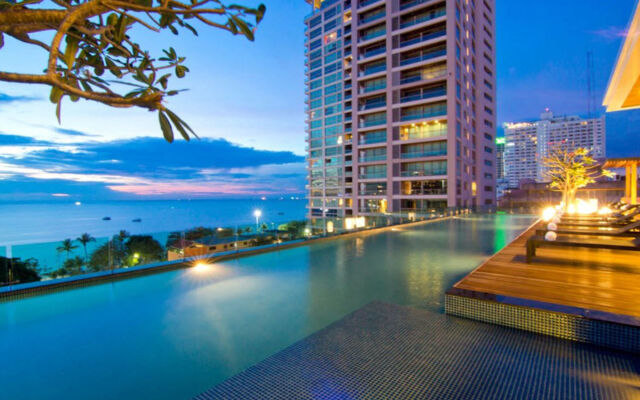 Seven Zea Chic Hotel