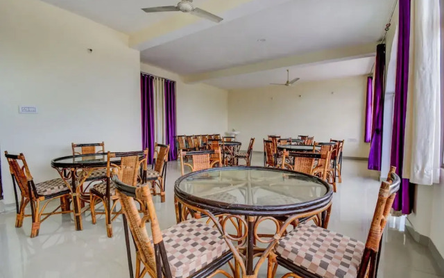 OYO 19951 Hotel Saif