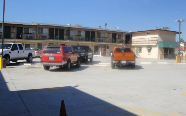 Harbor Inn