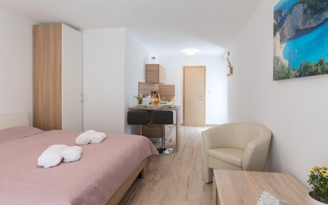 Studios And Room Solis Ideal For Couples