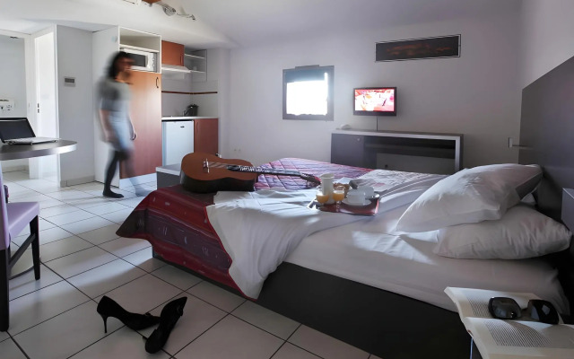 Adonis Carcassonne Résidence la Barbacane