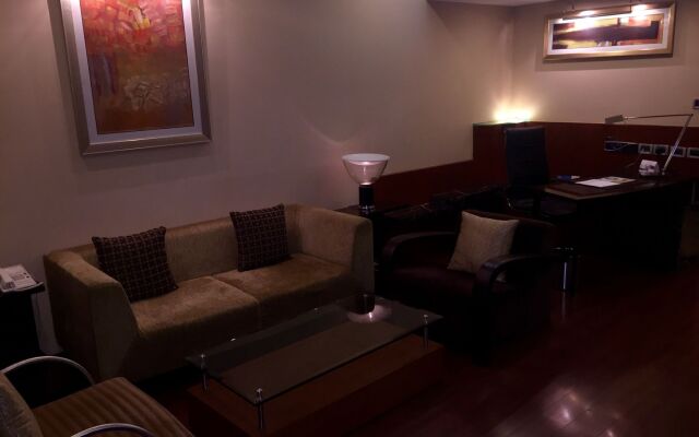Radisson Blu Plaza Delhi Airport