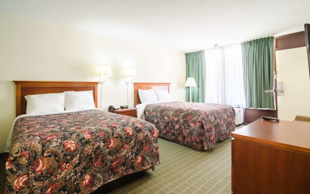 Rodeway Inn & Suites Greensboro Southeast