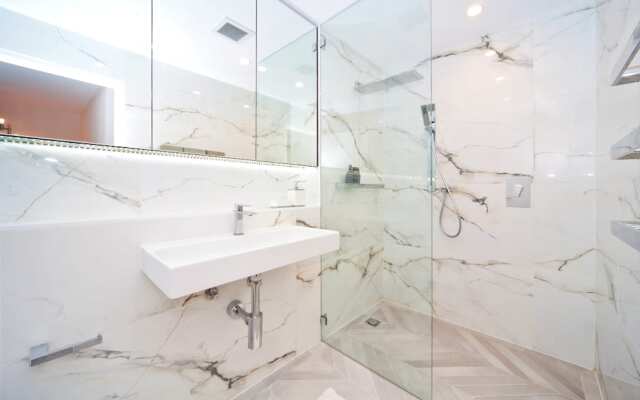 2 Bed Sydney Executive Apt Close To City