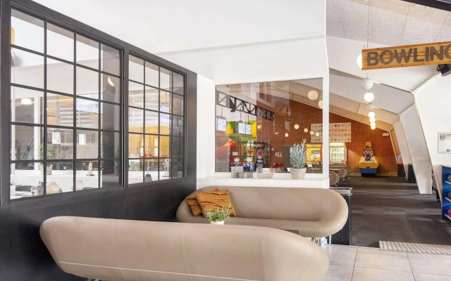 10 Person Holiday Home on a Holiday Park