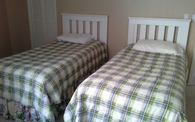 Spacious Englewood House with Deck - On The Beach!