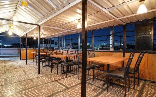 Capital O 46832 Gaayatri Residency