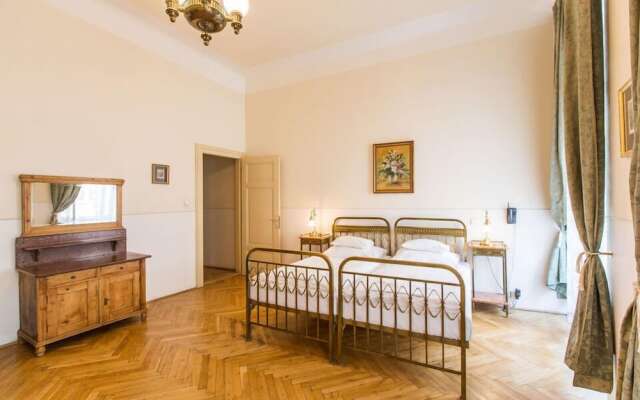 Hotel U Zlateho Jelena