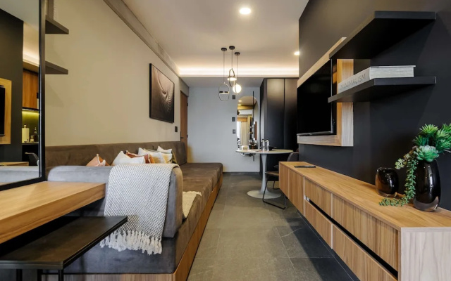 w Lovely 1BR w Private Balcony in Tabacalera