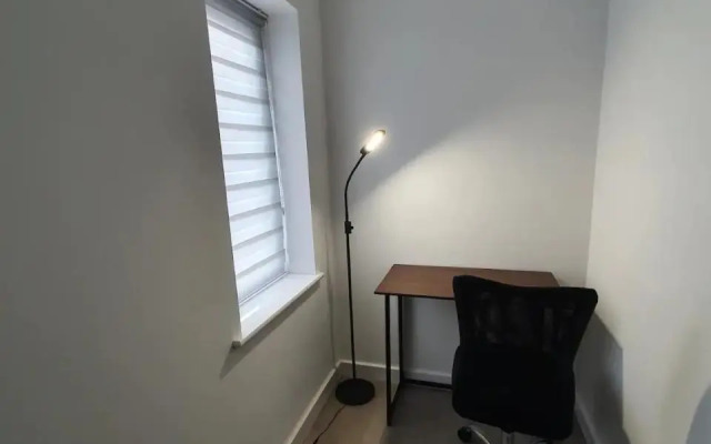 Lovely home close to City Center & Rail Station