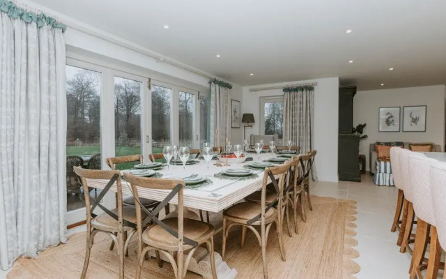 The Dragonfly - Central 2 Bedroom House