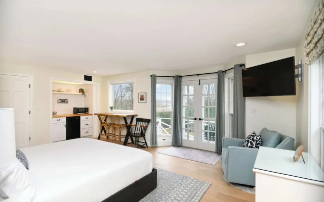 Harbor View Cozy Retreat for 2