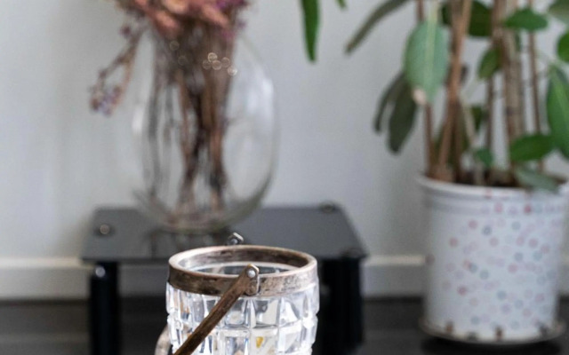 Spacious & Artistic Retro 2 Bedrooms Apt + SAUNA