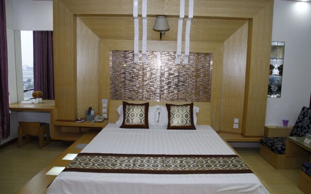 Nam Phong Hotel