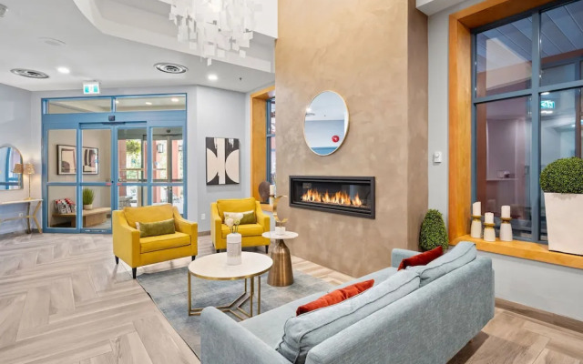 Alpenglow Lodge by MountainView