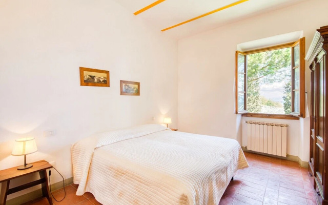 Montignano With Shared Pool
