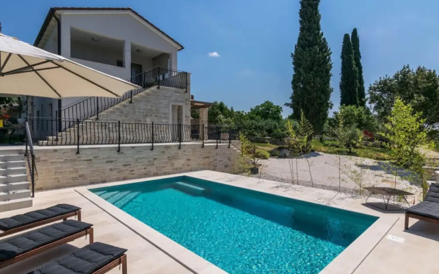 Villa Irma Comfortable Holiday Residence