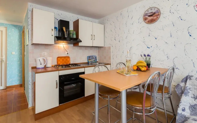 A4 - Modern apt w. Terrace, 3 min Walk to Beach