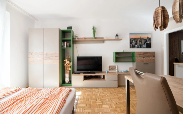 Cosy apartment near VIC (UNO City)