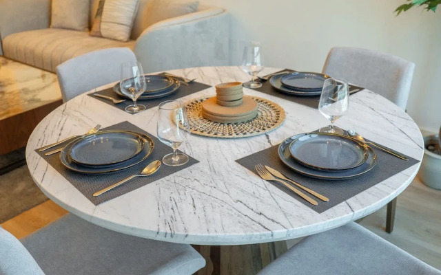 Cozy 1BR Gem in Marina With City Views