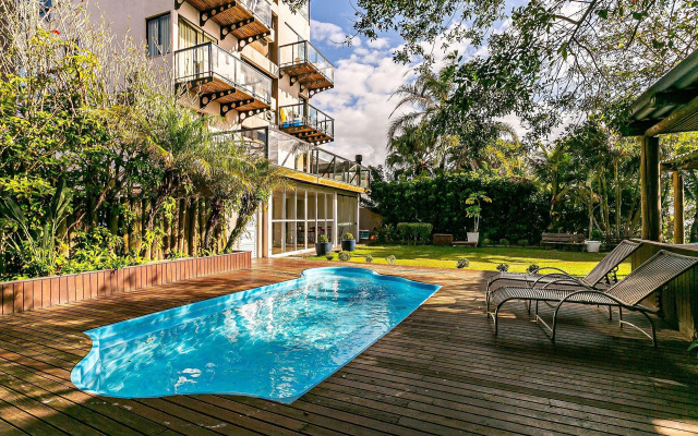 Apartamento pé na areia em Jurerê JBM202