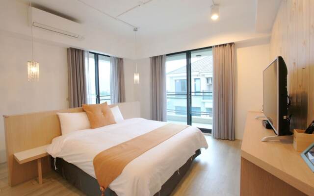 Tide of Happiness Travelodge No.5
