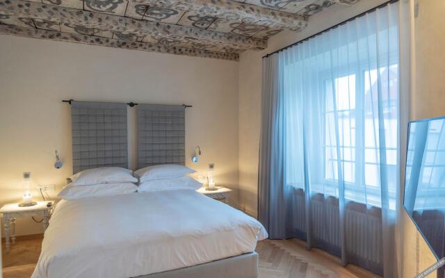 Отель Caspar Swiss Quality