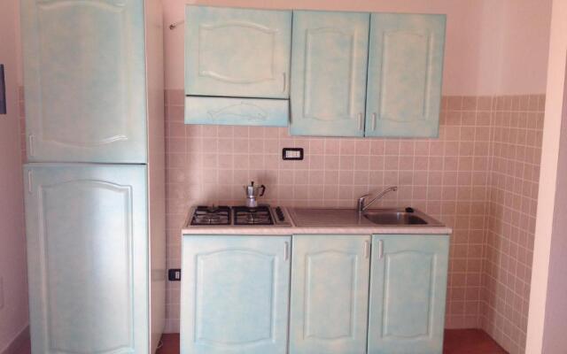 Modern 1bed apartment(sleep 4)sea view only 700mt from sea