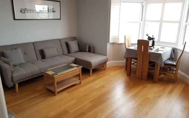 Direct Sea Views, Seafront Location & Free Parking