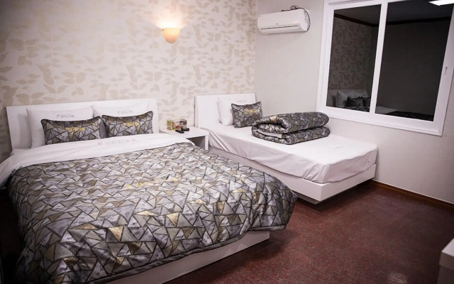 Picasso Motel