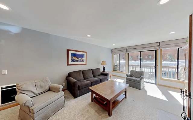 One Bedrooms At Snowbird Condos Slopeside - Free Wifi & Assigned Parking!