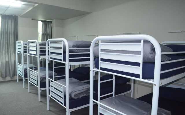 SPOT ON 89751 Bed Station Guest House - Hostel