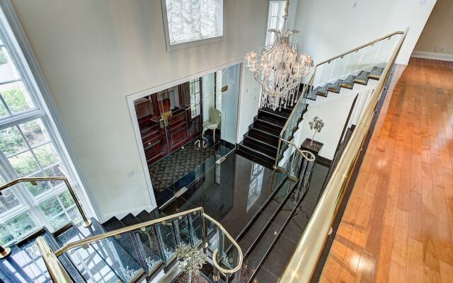 Luxury 5BR & Pool Home in Westmount MTL